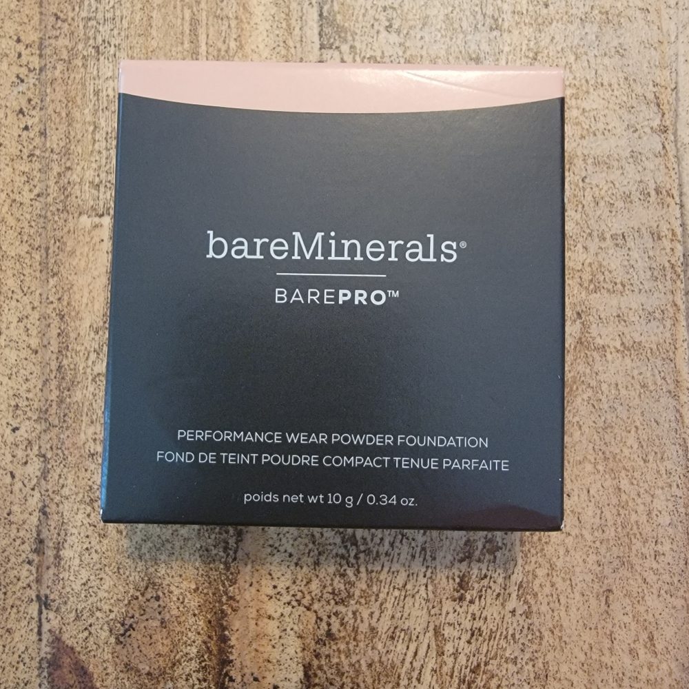 COPY - Bare Minerals Performance Wear Powder Foundation